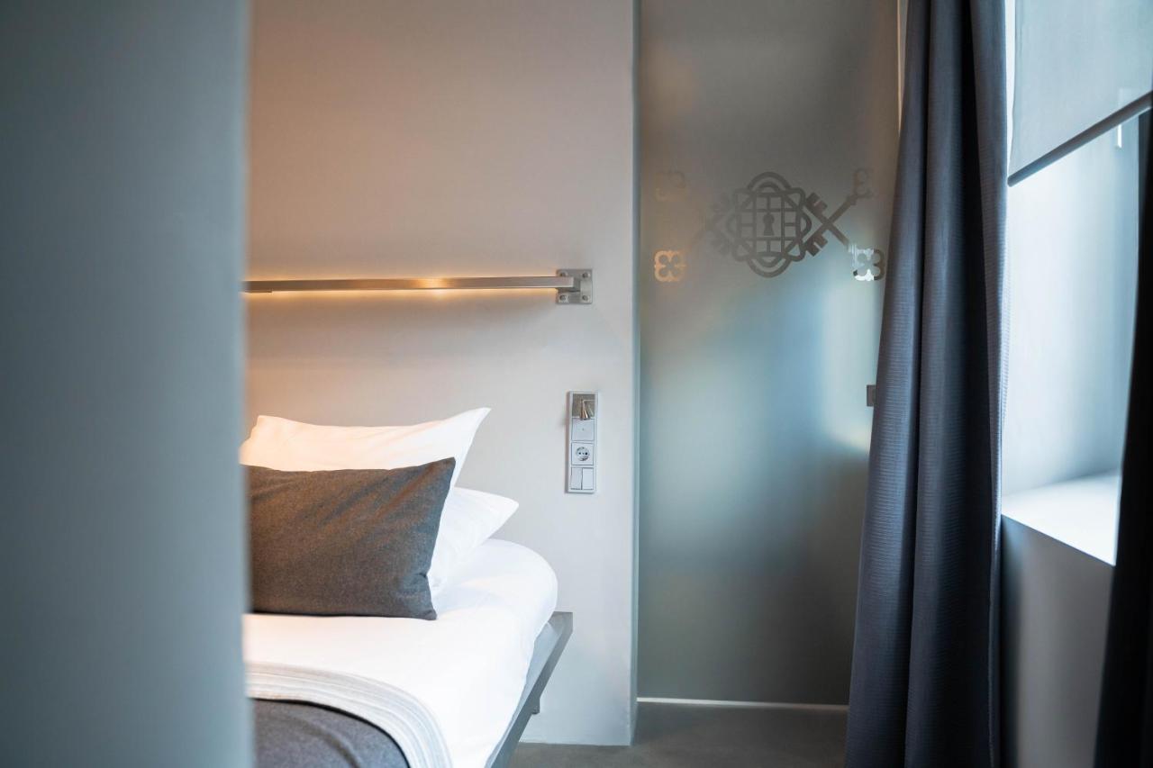 Het Arresthuis Roermond Eksteriør billede A room at the hotel