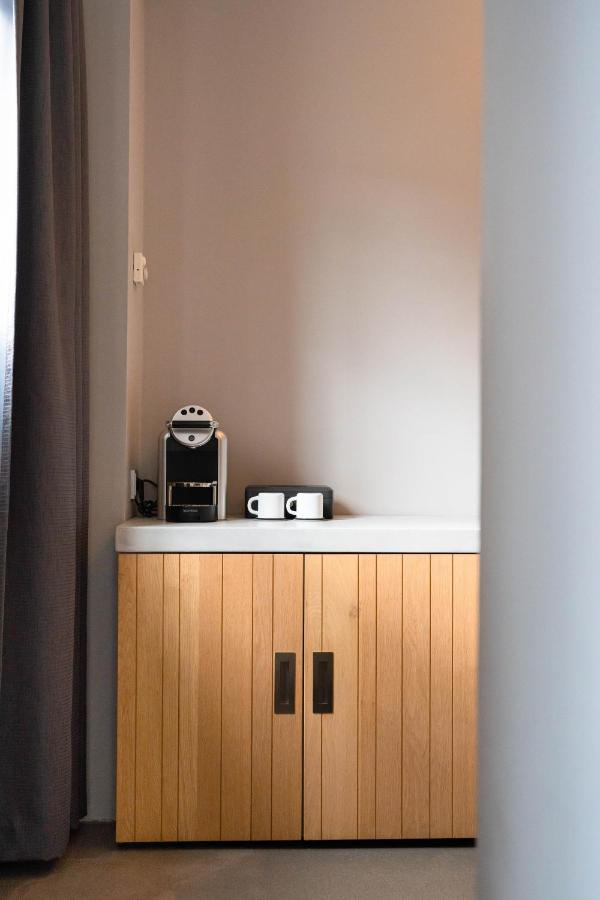 Het Arresthuis Roermond Eksteriør billede A Nespresso coffee machine in a hotel room