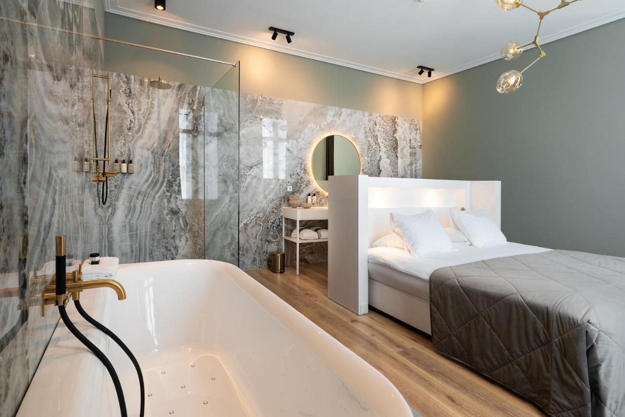 Het Arresthuis Roermond Eksteriør billede A room at the hotel