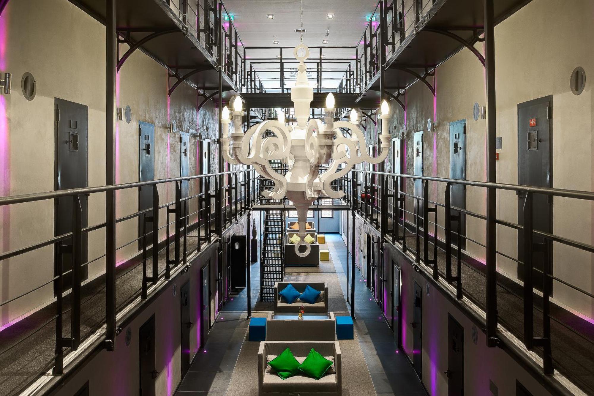 Het Arresthuis Roermond Eksteriør billede The interior of the hotel