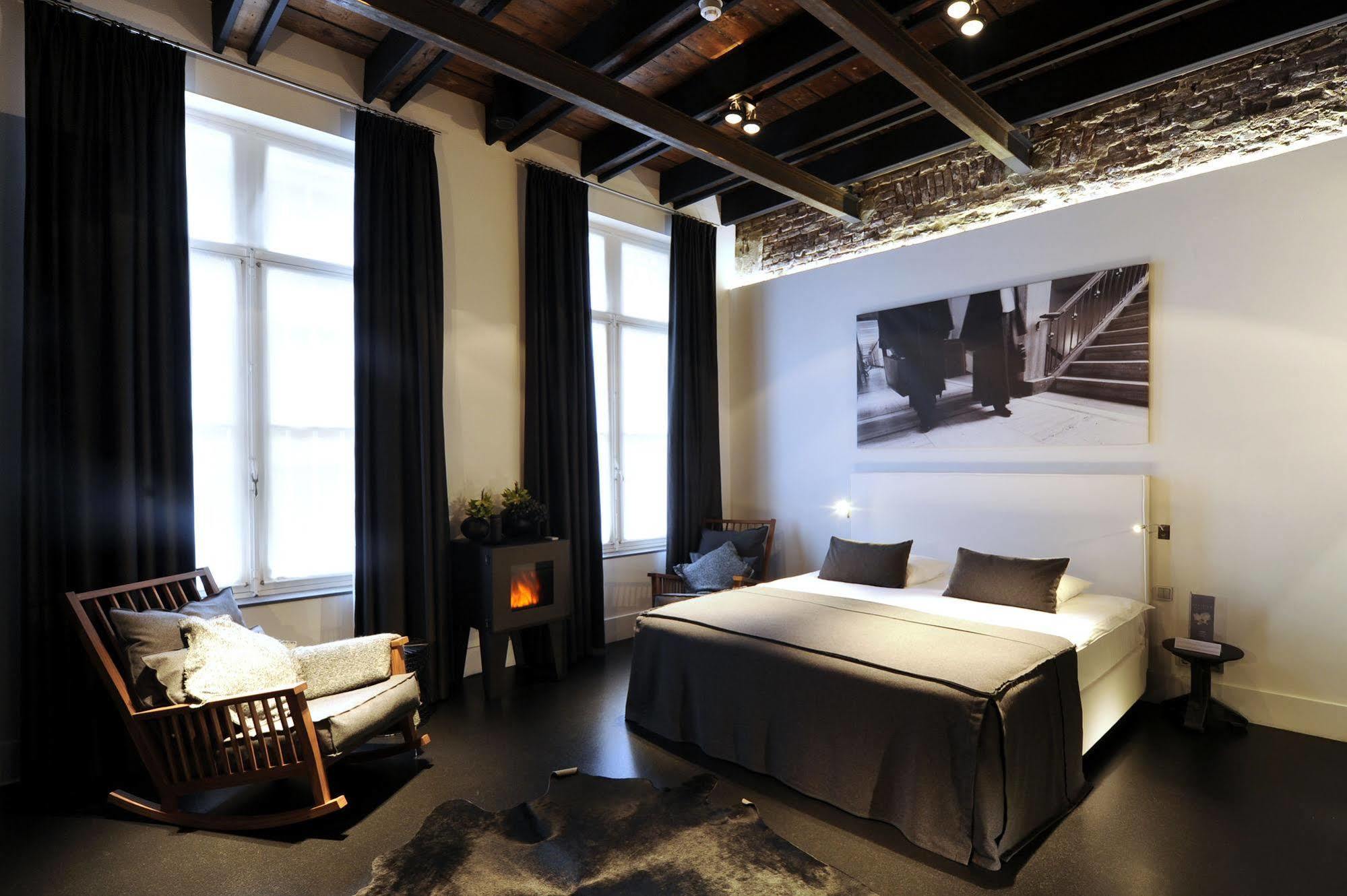 Het Arresthuis Roermond Eksteriør billede A room at the hotel